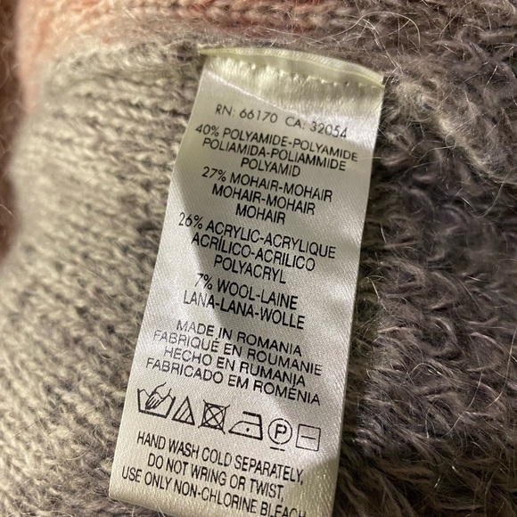 𝅺KNITTED and knotted peplum ombré sweater - Picture 7 of 7